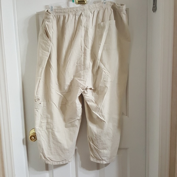 Cream colored capris - Picture 5 of 8